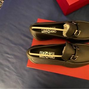 Salvatore Ferragamo size 8 D brand new black grandioso